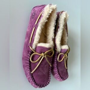 9 New UGG Dakota Moccasin Shoes